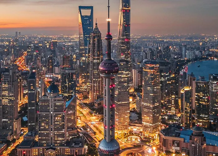 Time Traveller Boutique Hotel - Near The Bund, The Pearl Tower, Suzhou Creek, Sihang Warehouse, Natural History Museum, One Subway Stop Away From Shanghai Railway Station, Free Ice Cream, Free Laundry Service, Free Gym, English Communication Well
