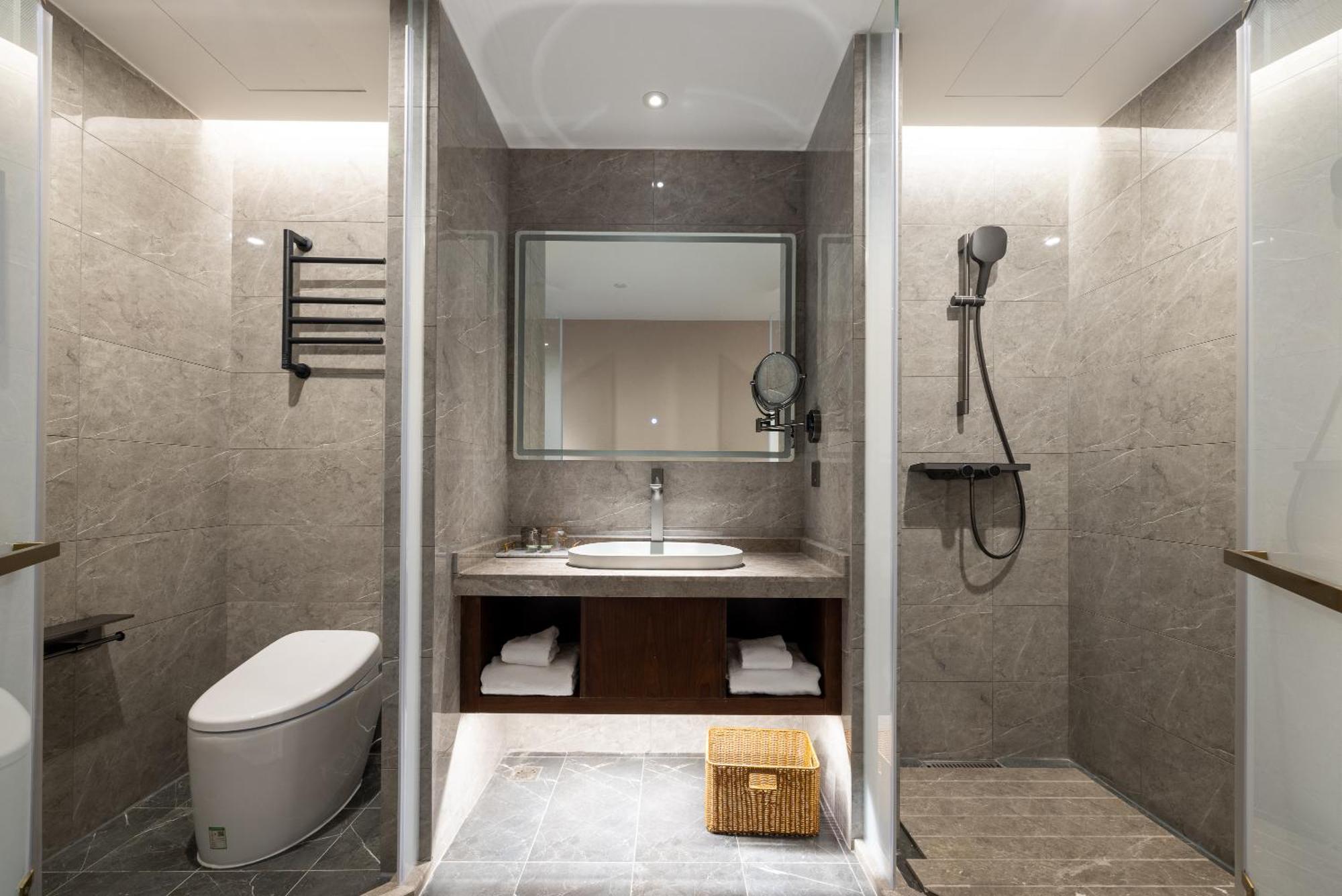 Time Traveller Boutique - Near The Bund, The Pearl Tower, Suzhou Creek, Sihang Warehouse, Natural History Museum, One Subway Stop Away From Railway Station, Free Ice Cream, Free Laundry Service, Free Gym, Communication Well Hotel 4*